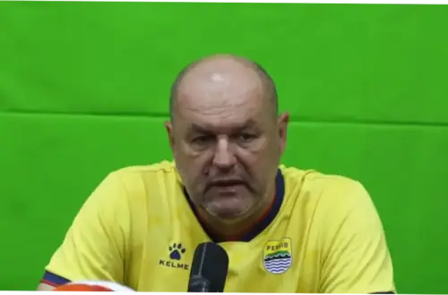 Bojan Hodak: Strategi dan Tantangan di Balik Kesuksesan Persib Bandung