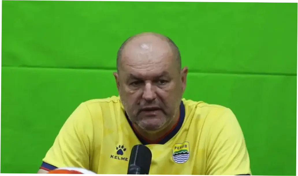 Bojan Hodak: Strategi dan Tantangan di Balik Kesuksesan Persib Bandung
