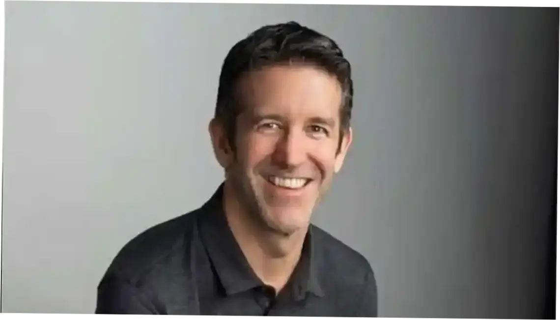 Era Baru Apple: John Ternus Gantikan Tim Cook sebagai CEO