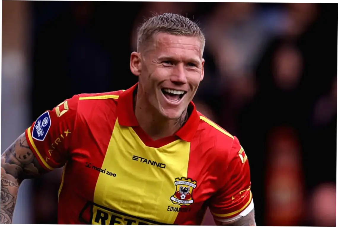 Go Ahead Eagles Mengalahkan PEC Zwolle dengan Mudah di IJsselderby