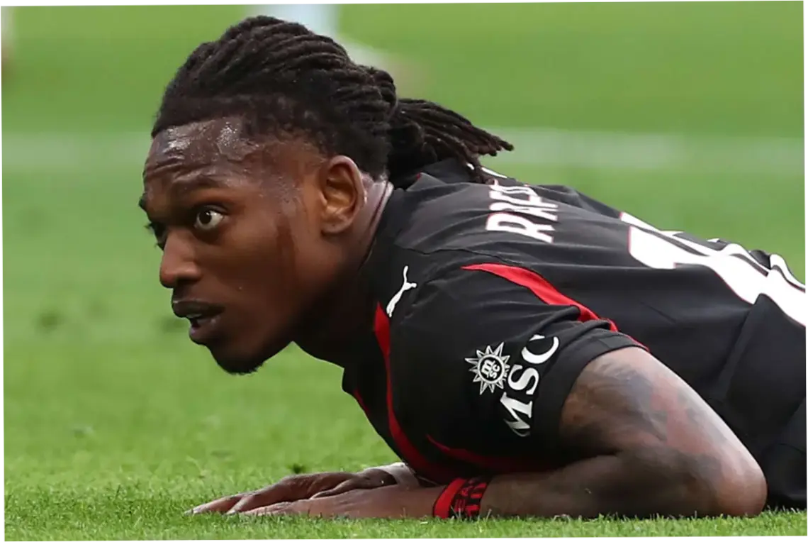 Rafael Leao: Bintang AC Milan yang Menghadapi Kritik dan Spekulasi