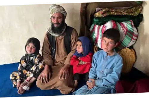 Afghanistan di Ambang Kelaparan: Para Ayah Terpaksa Jual Anak Mereka