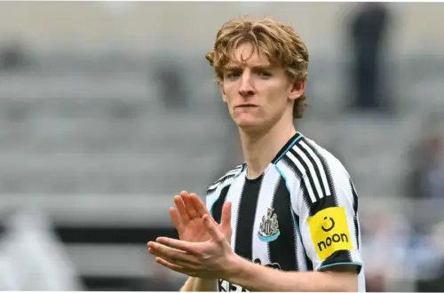 Anthony Gordon Siap Tinggalkan Newcastle: Apa yang Terjadi?