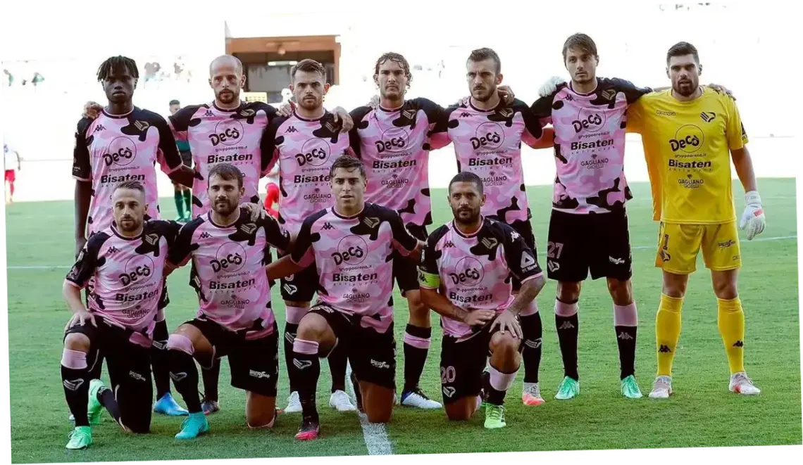 Catanzaro Singkirkan Palermo dari Playoff Serie B: Tinjauan Lengkap