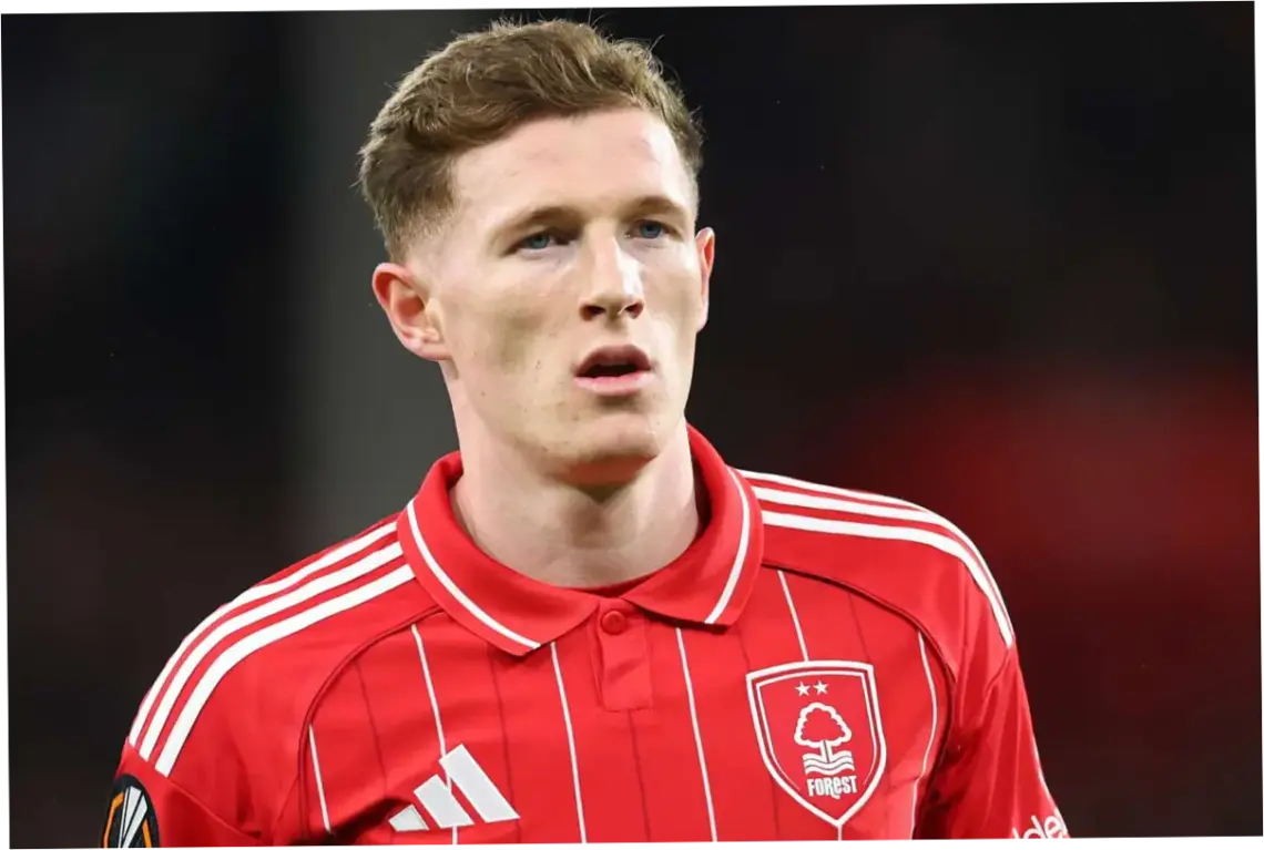 Elliot Anderson: Bintang Muda yang Membuat Gelombang di Dunia Sepak Bola