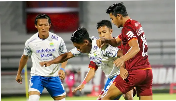 FC Utrecht, Borneo FC, dan Persaingan Sengit di Dunia Sepak Bola