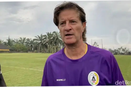 Pieter Huistra: Pelatih PSS Sleman yang Terus Menginspirasi
