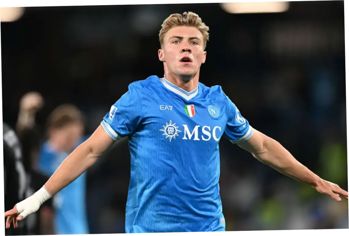 Rasmus Højlund Bergabung dengan Napoli: Analisis Transfer dan Dampaknya pada Manchester United