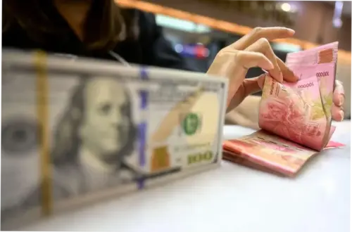 Rupiah Melemah, Dolar AS Menguat: Apa yang Terjadi di Balik Fluktuasi Mata Uang?