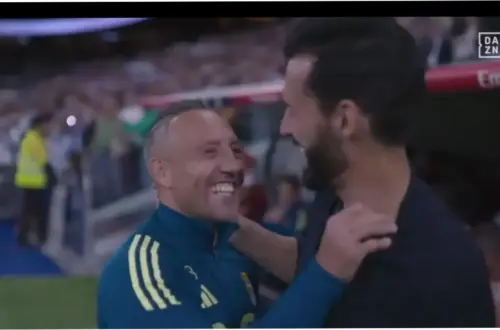 Santi Cazorla: Penghormatan dan Kontroversi di Dunia Sepakbola