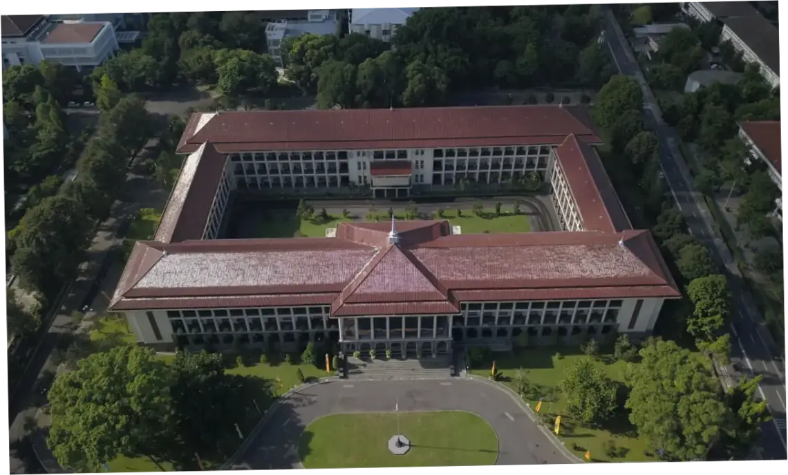 Universitas Gadjah Mada (UGM) dalam Berbagai Perspektif: Pendidikan, Penelitian, dan Masyarakat