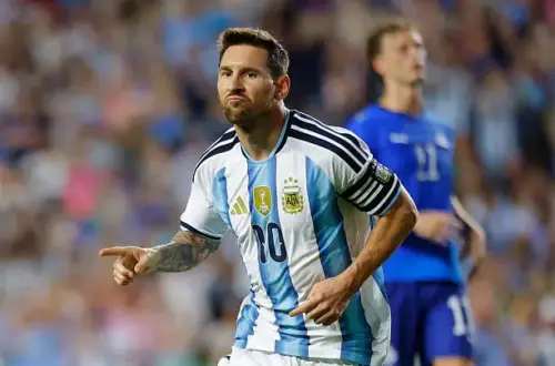 Argentina Menang Telak Atas Islandia 3-0: Messi Menjadi Pemain Utama
