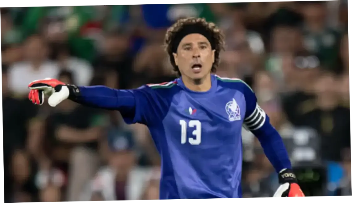 Guillermo Ochoa: Legenda Sepak Bola Meksiko yang Siap Membuat Sejarah di Piala Dunia 2026
