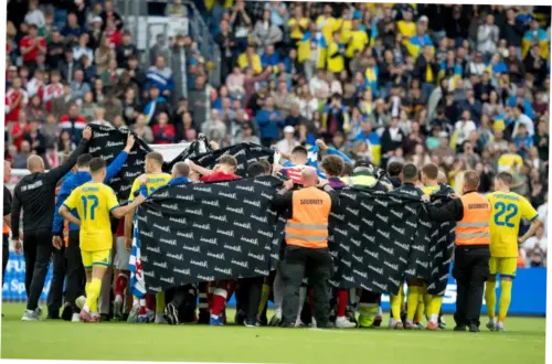 Insiden Christian Eriksen: Pertandingan Denmark vs Ukraina Dihentikan