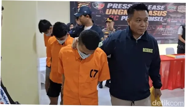 Kabar Terkini: Penusukan Sopir Truk, IHSG Anjlok, dan Modal Asing Kabur