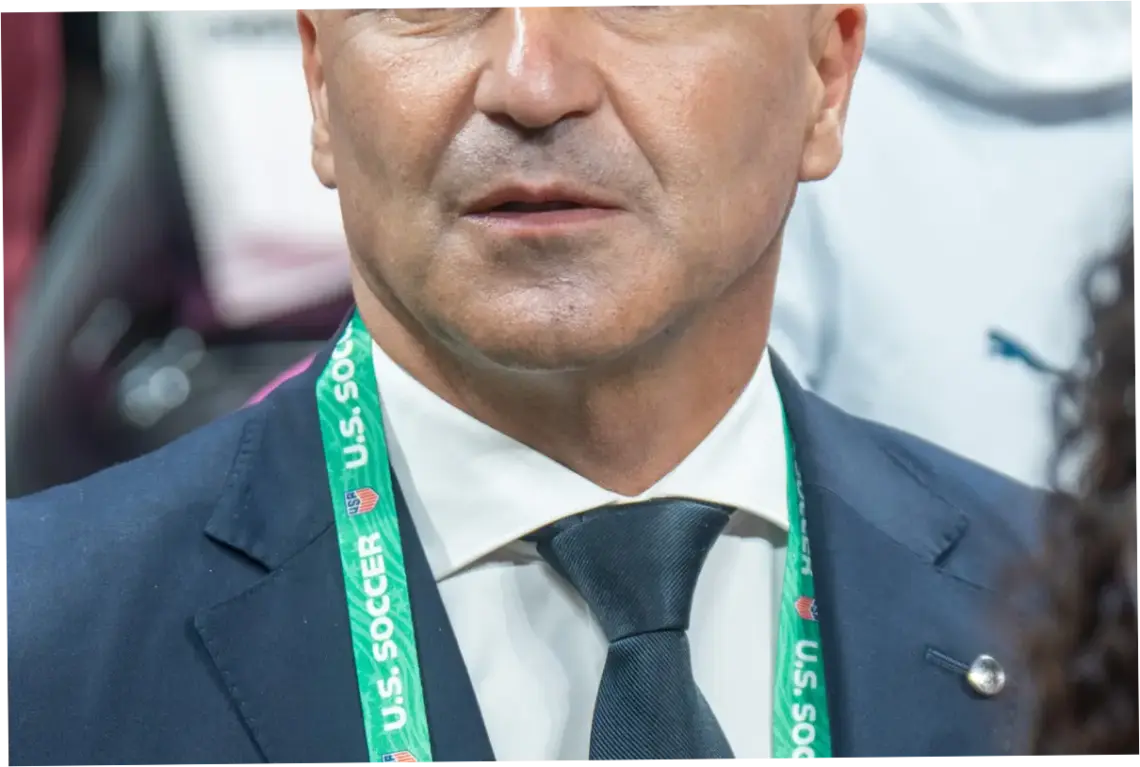 Roberto Martínez: Profil dan Peran Strategisnya dalam Sepak Bola Dunia